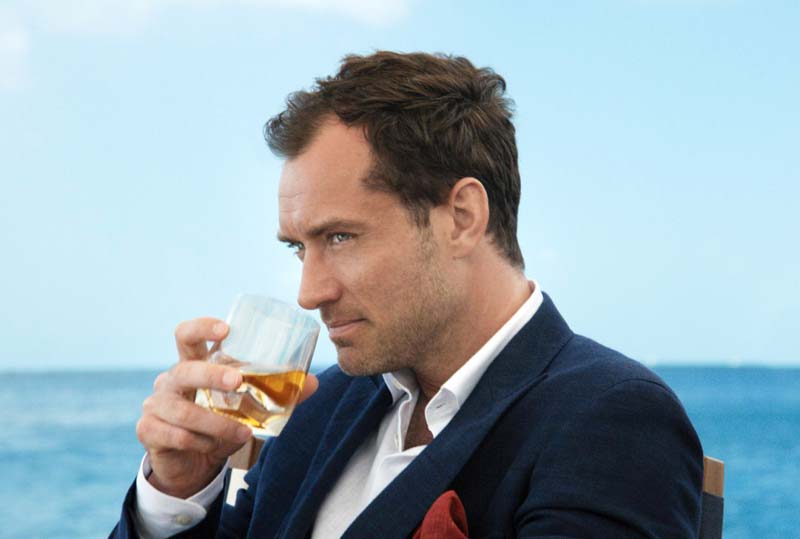 Το Johnnie Walker Blue Label παρουσιάζει την ταινία «The Gentleman’s Wager» με πρωταγωνιστή τον Jude Law